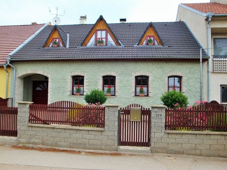 Prodej rodinného domu 237 m², pozemek 1 182 m² Unkovice