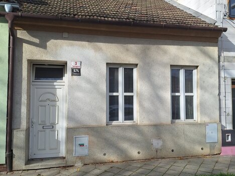 Prodej domu k rekonstrukci, CP 161 m²